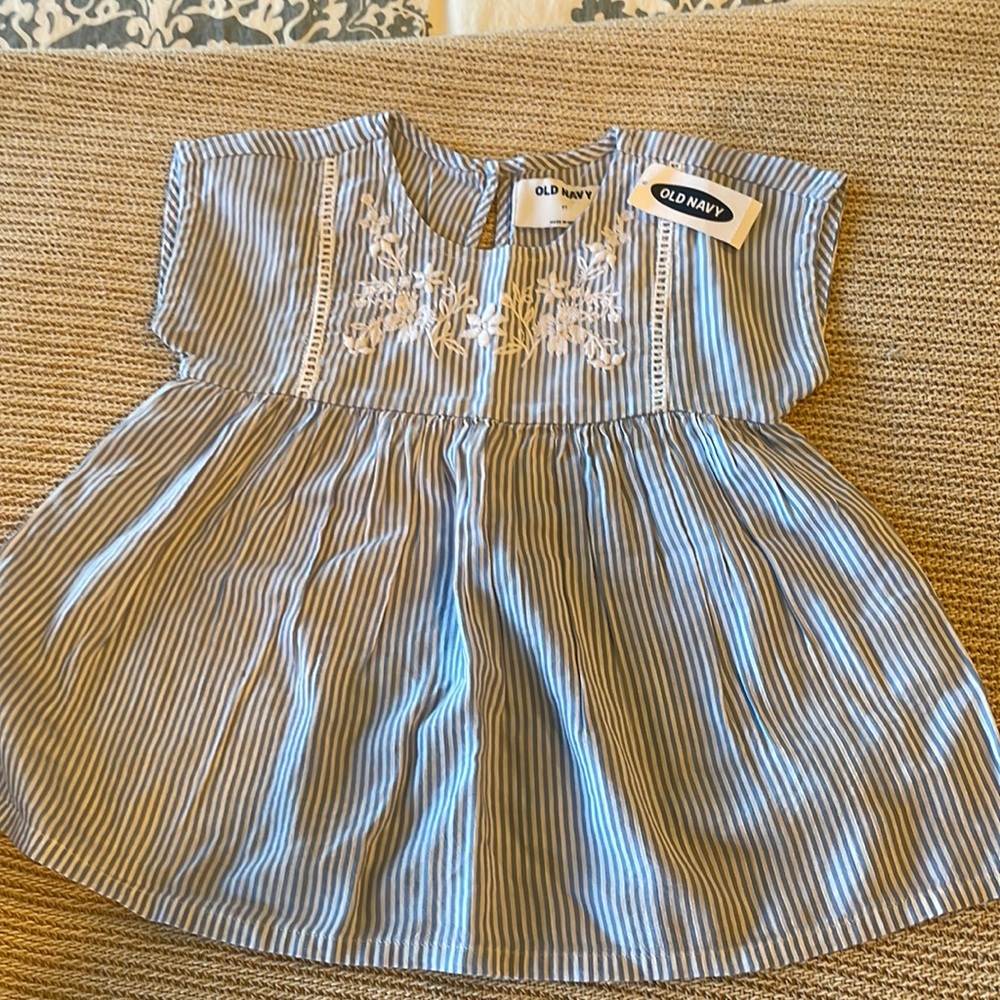 New with tags girls top
